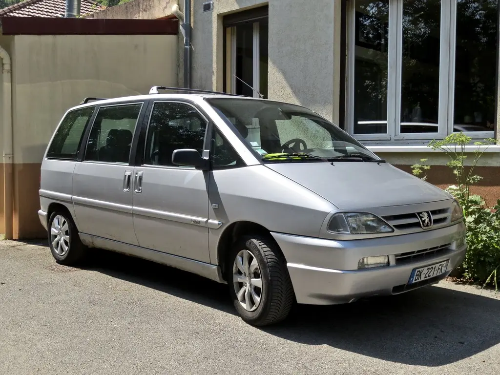 Peugeot 806 806 2.0 ST 2