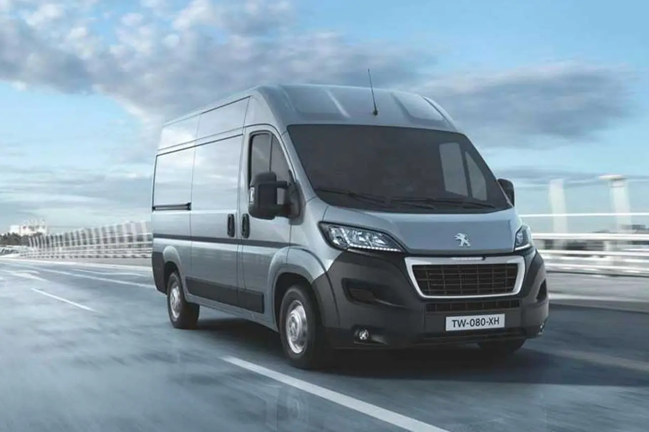 Peugeot Boxer Boxer 2.2 BlueHDI L4H2 (15 m3) 4
