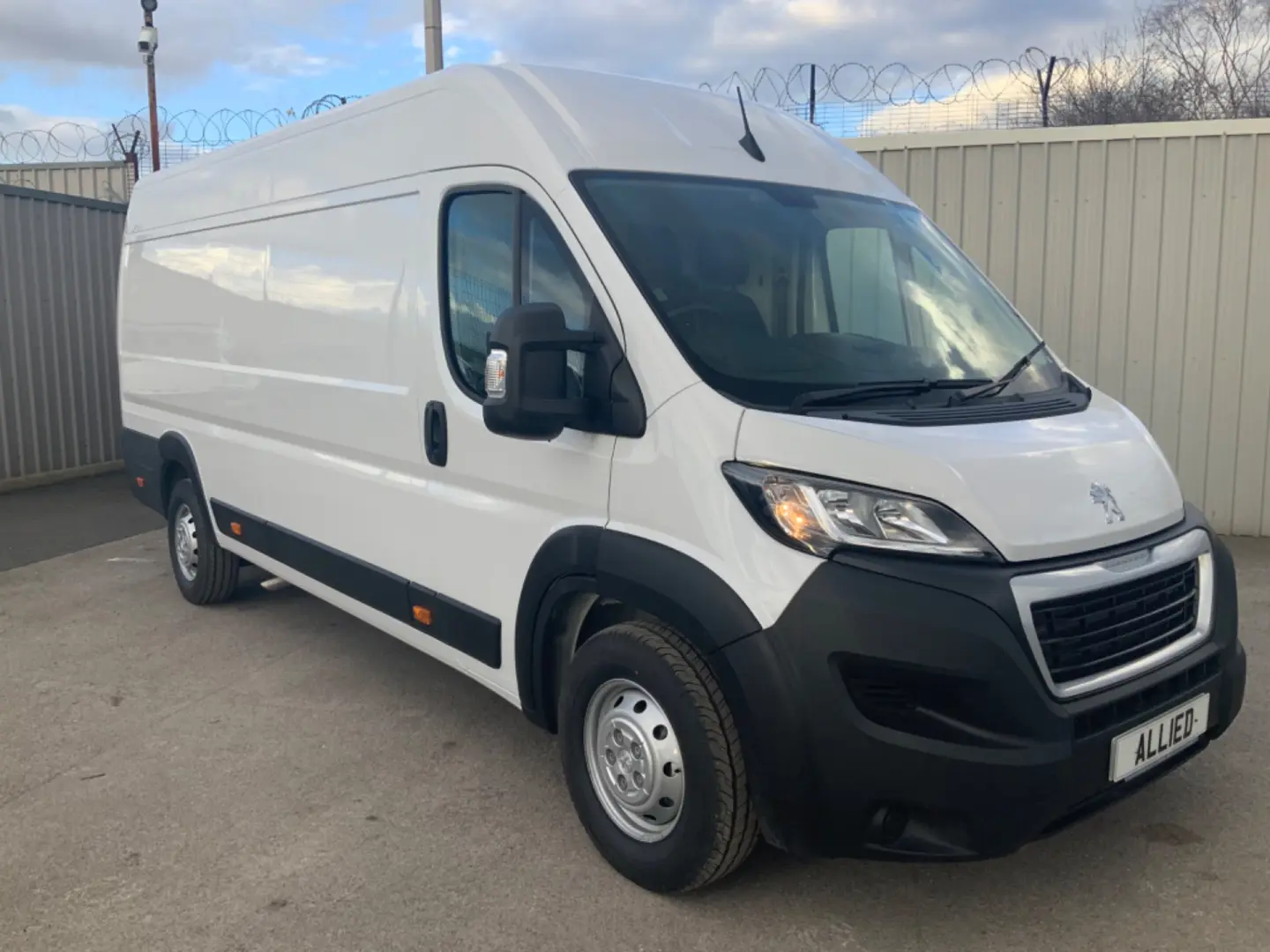 Peugeot Boxer Boxer 2.2 BlueHDI L4H2 (15 m3) 6