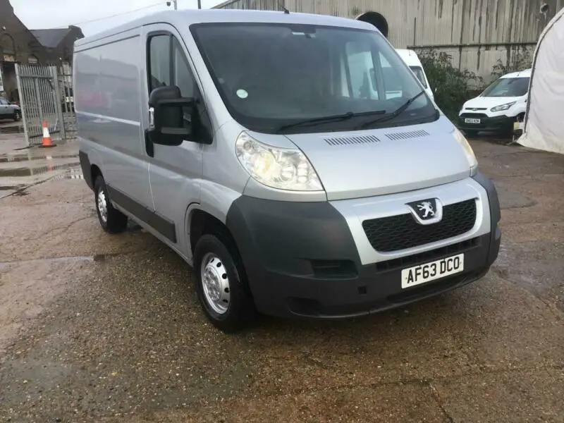 Peugeot Boxer Boxer 2.2 HDI 330 FT L1H1 4