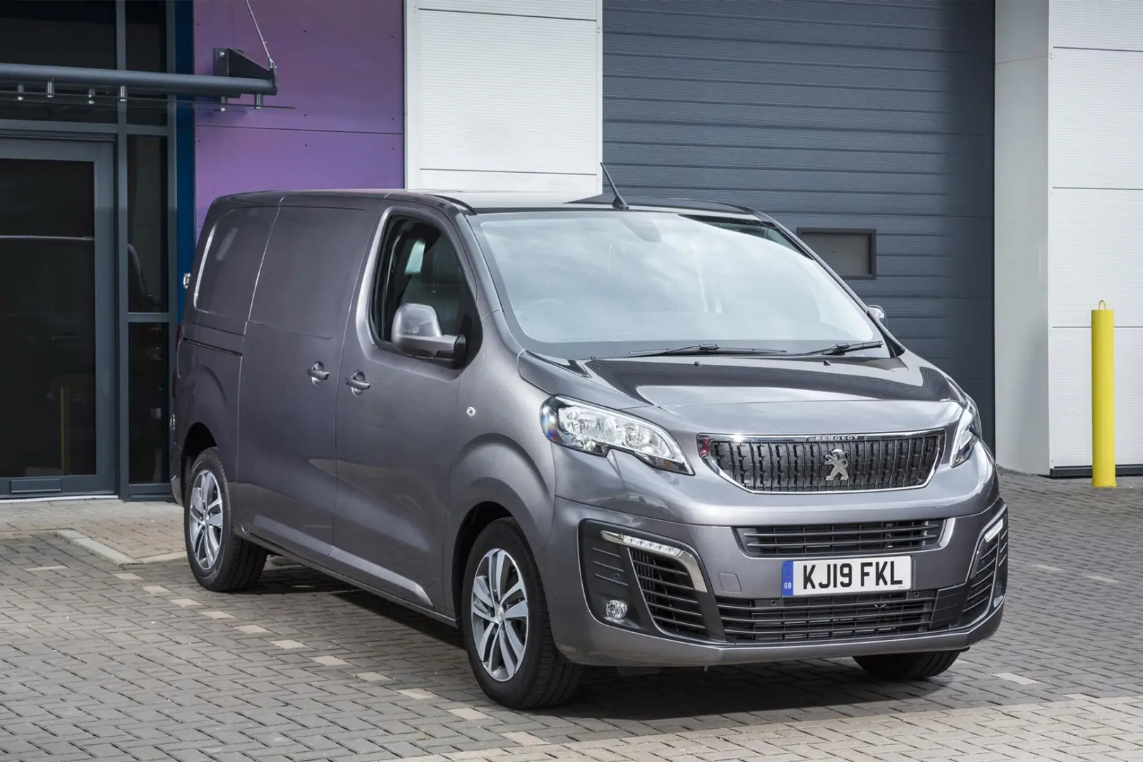 Peugeot Expert Expert 2.0 BlueHDI (L3) 4