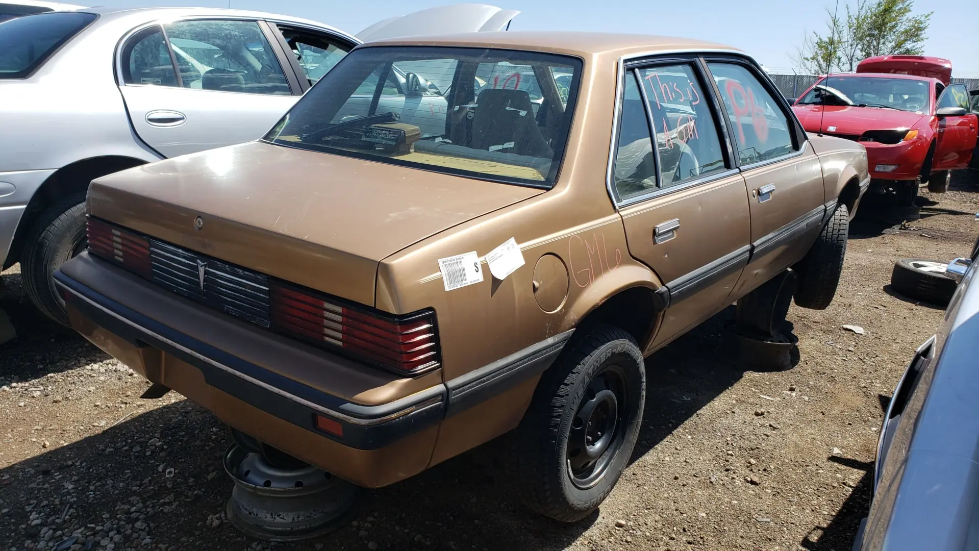 Pontiac Sunbird Sunbird 2.0 LE 2