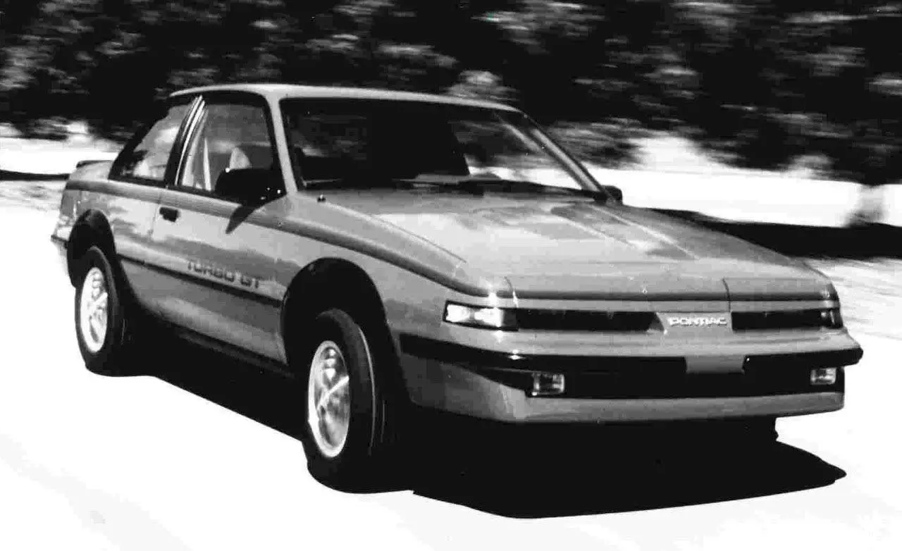 Pontiac Sunbird Sunbird 2.0 LE 4
