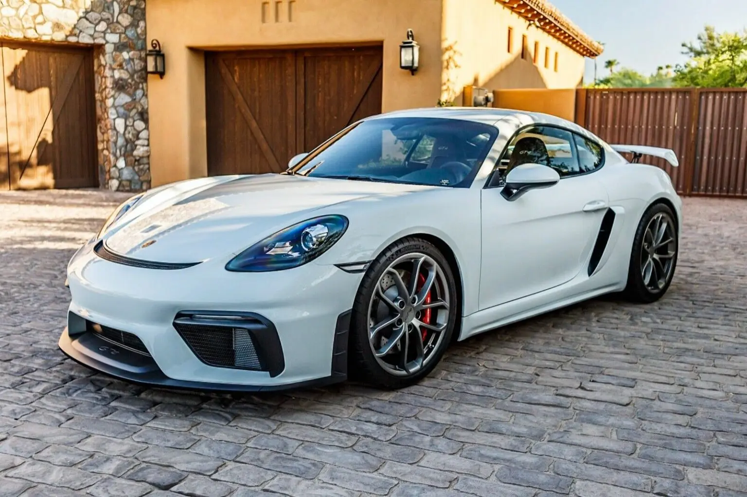 Porsche 718 718 Cayman GT4 2