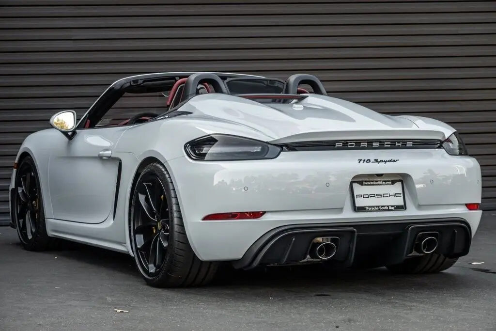 Porsche 718 718 Spyder 1