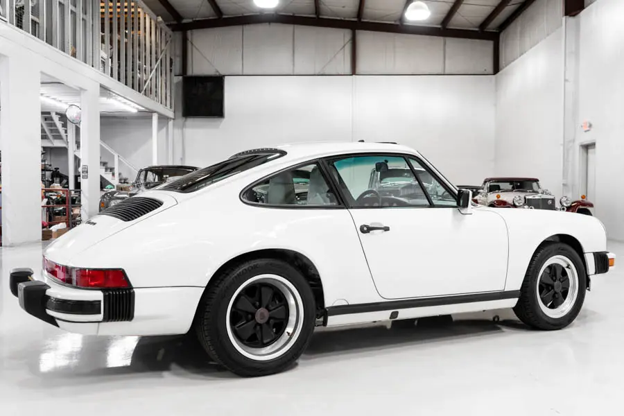 Porsche 911 911 Carrera 2 Coupe 6