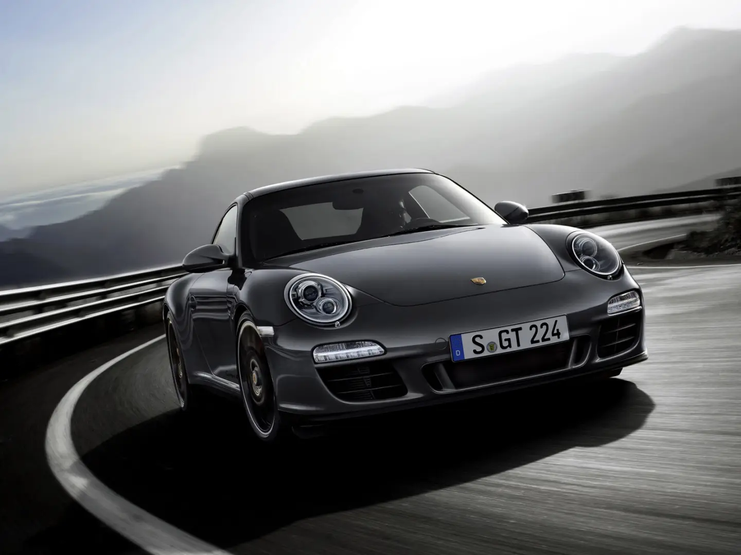 Porsche 911 911 Carrera 4 GTS 5