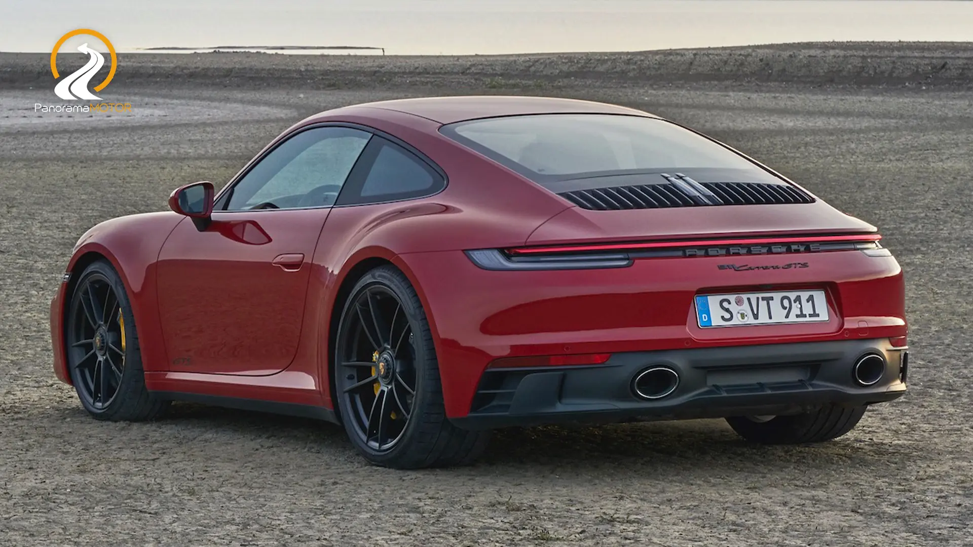Porsche 911 911 Carrera 4 GTS 5
