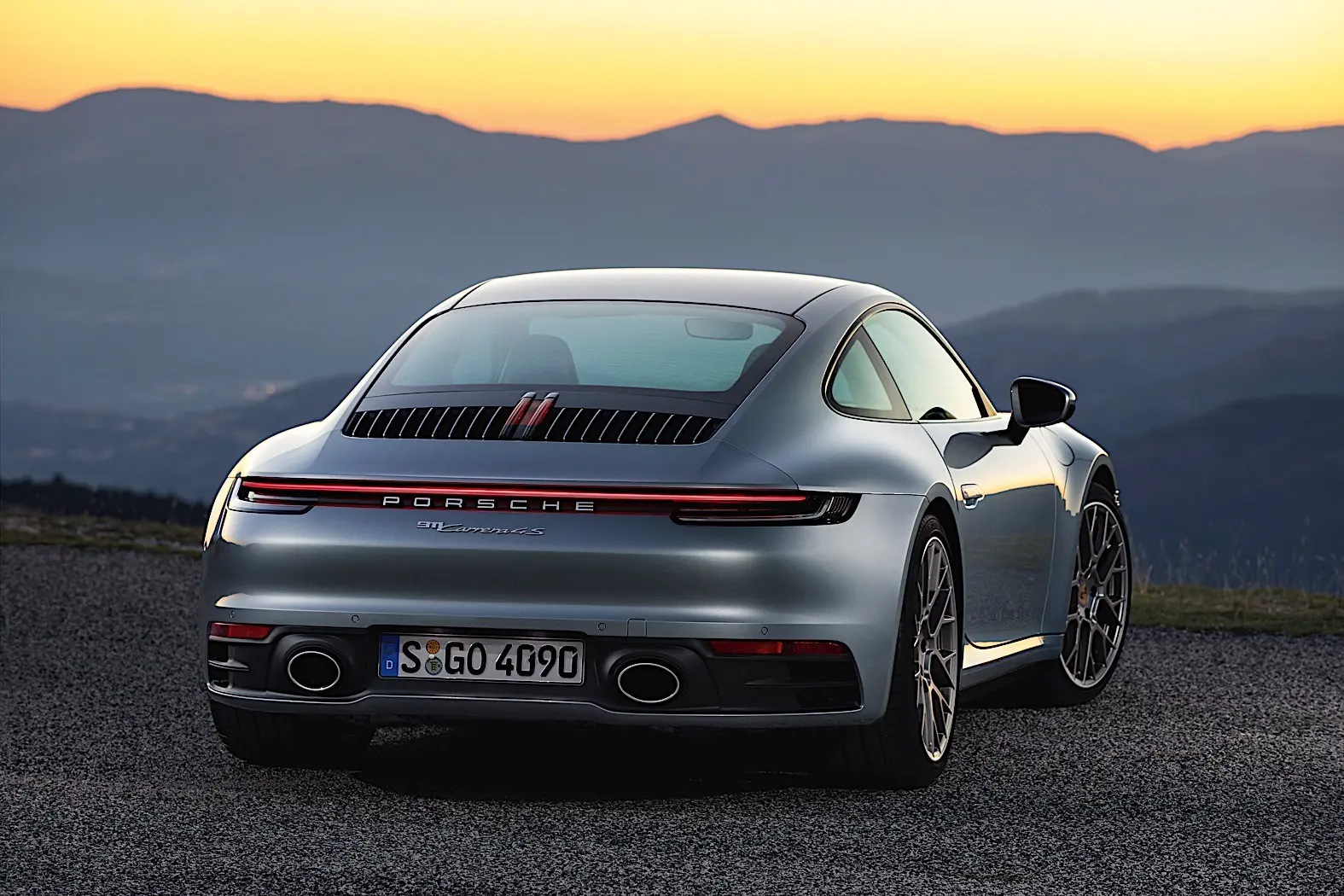 Porsche 911 911 Carrera 4S 1