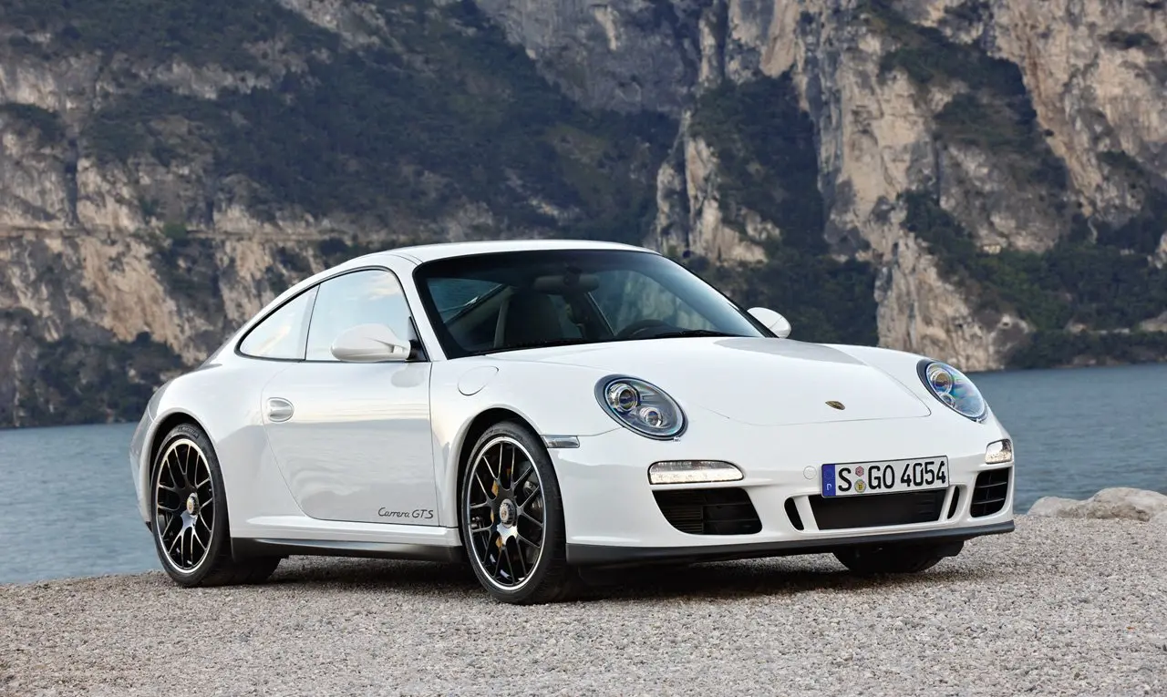 Porsche 911 911 Carrera GTS 1