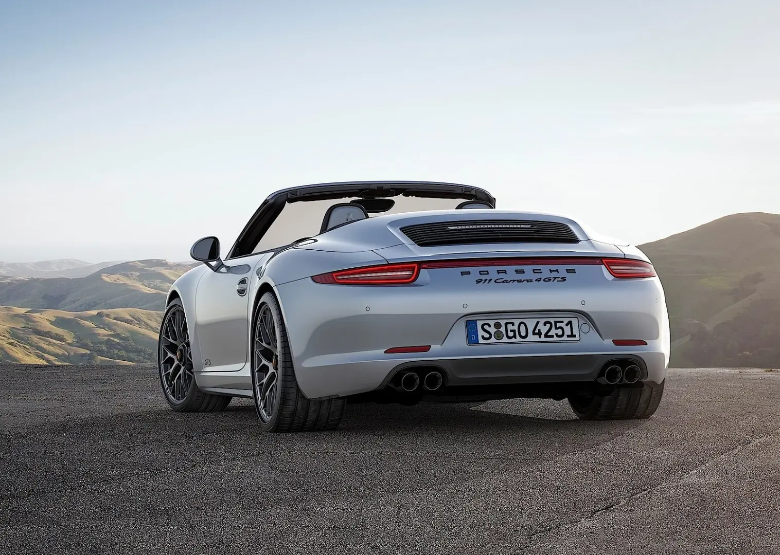 Porsche 911 911 Carrera GTS 3