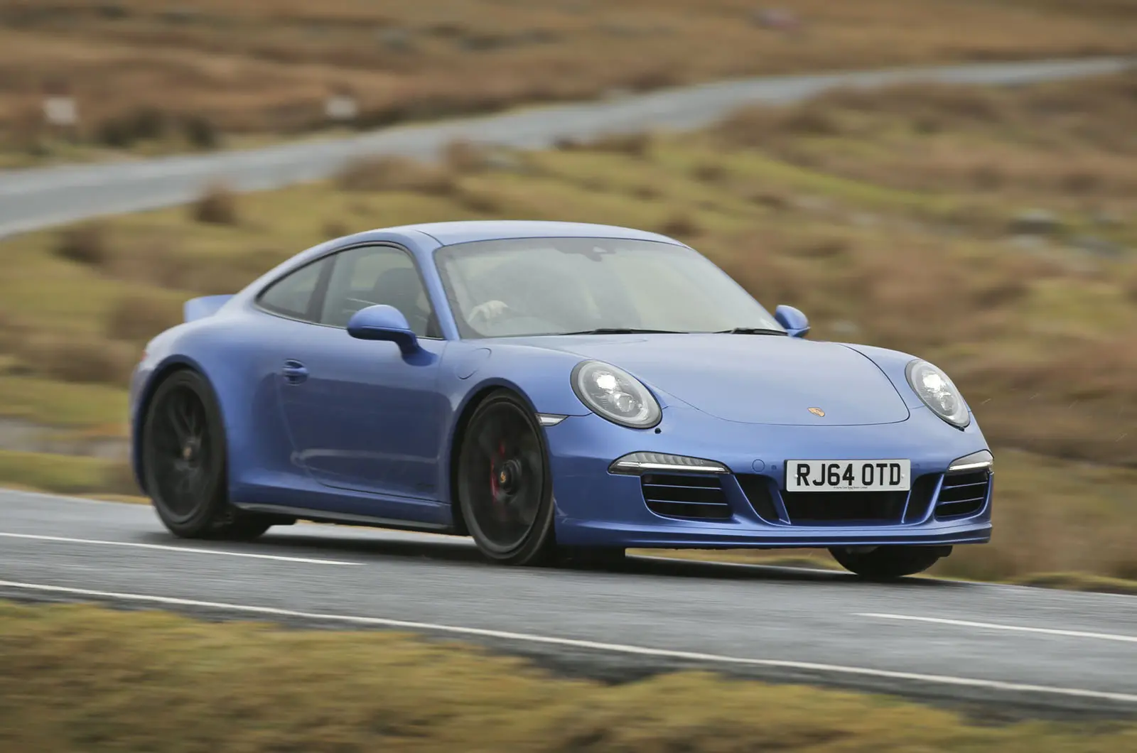 Porsche 911 911 Carrera GTS 2