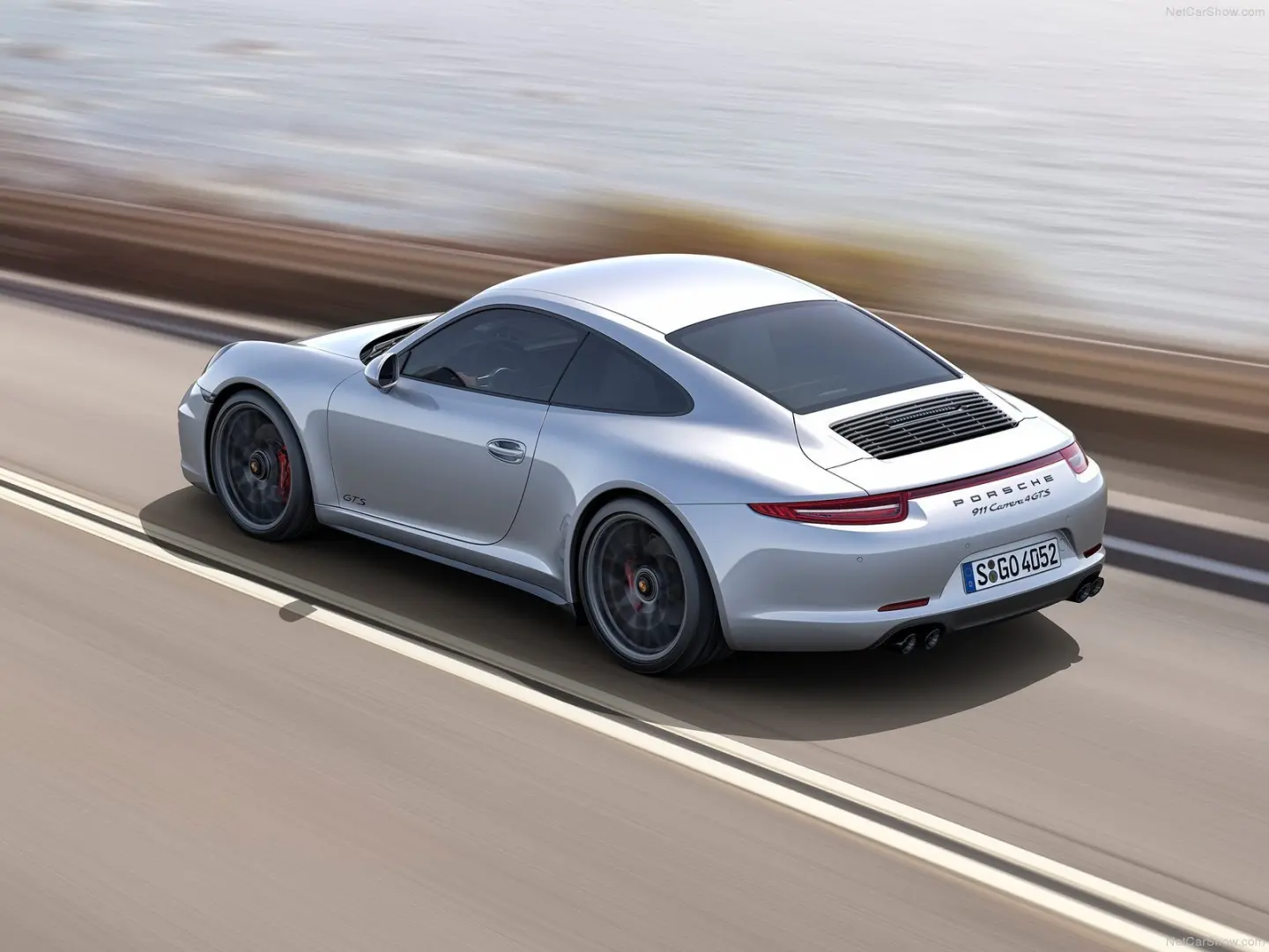 Porsche 911 911 Carrera GTS 5