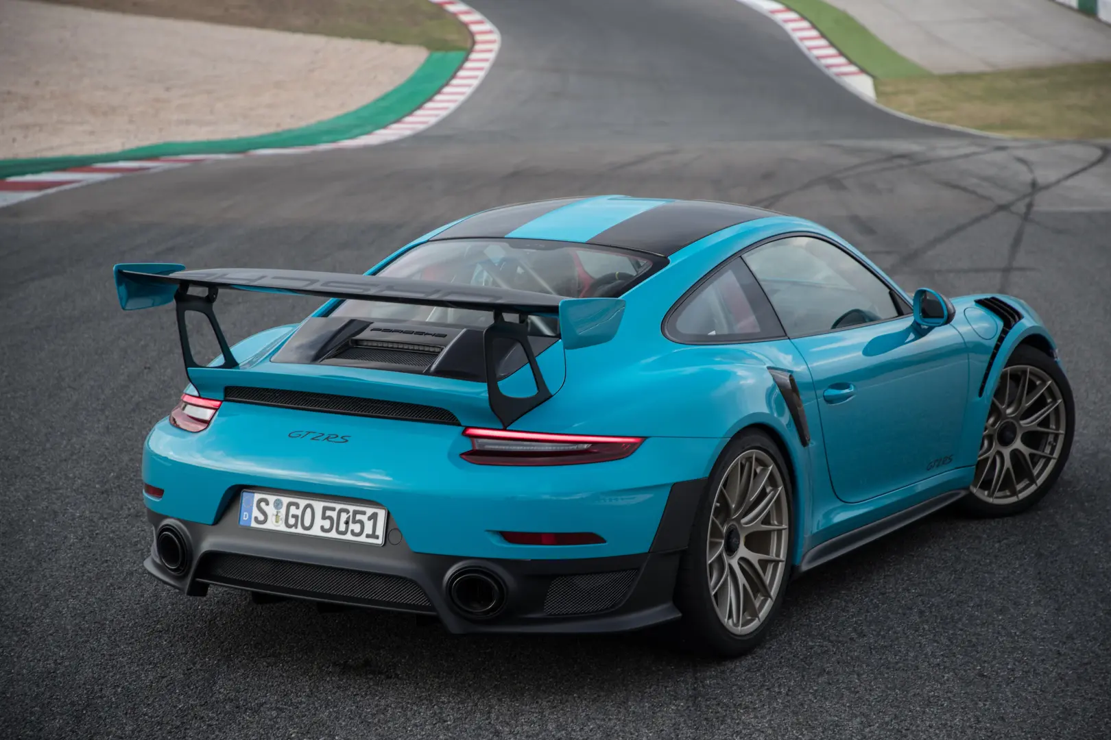 Porsche 911 911 GT2 RS PDK 0