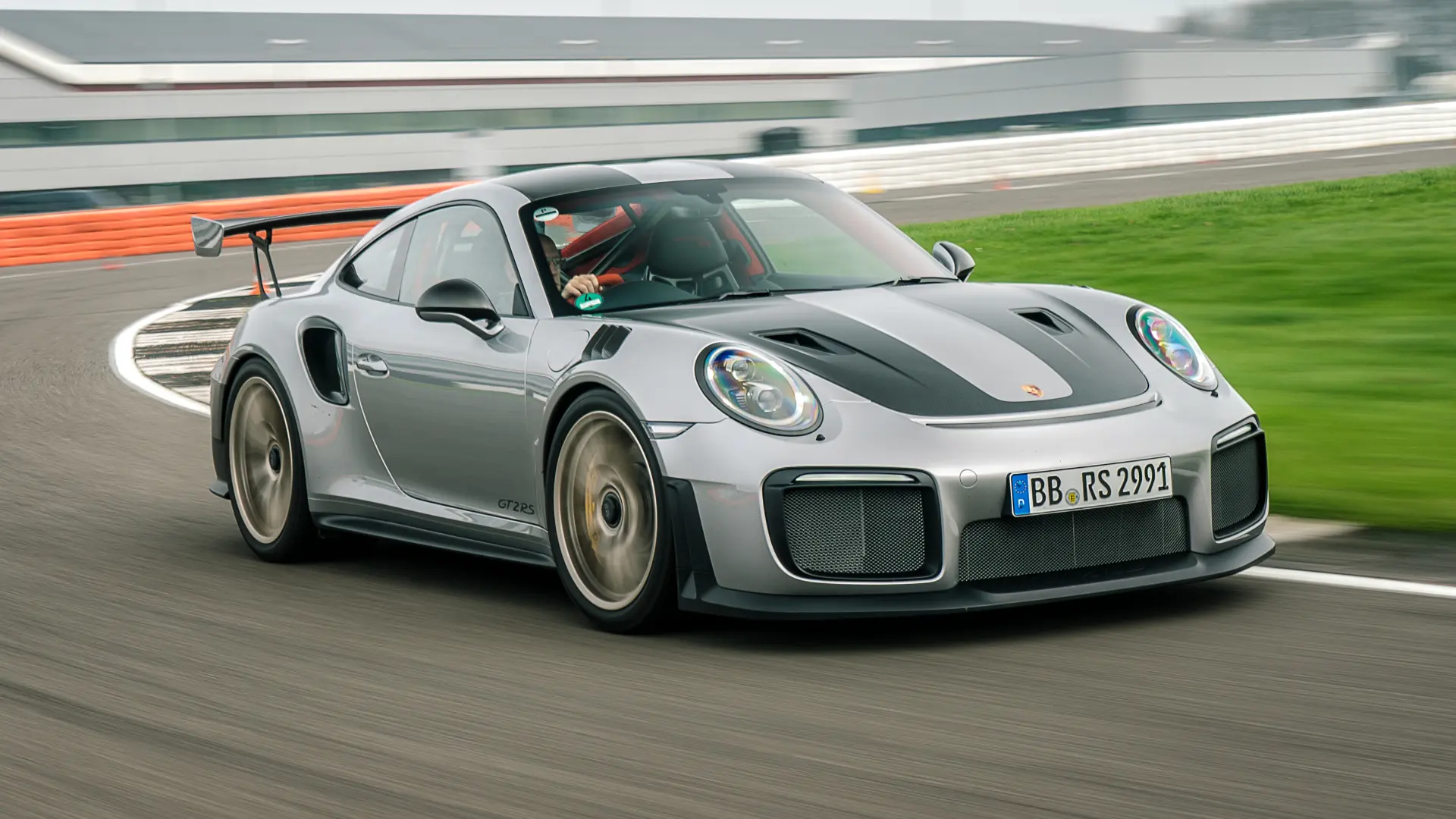 Porsche 911 911 GT2 RS PDK 1