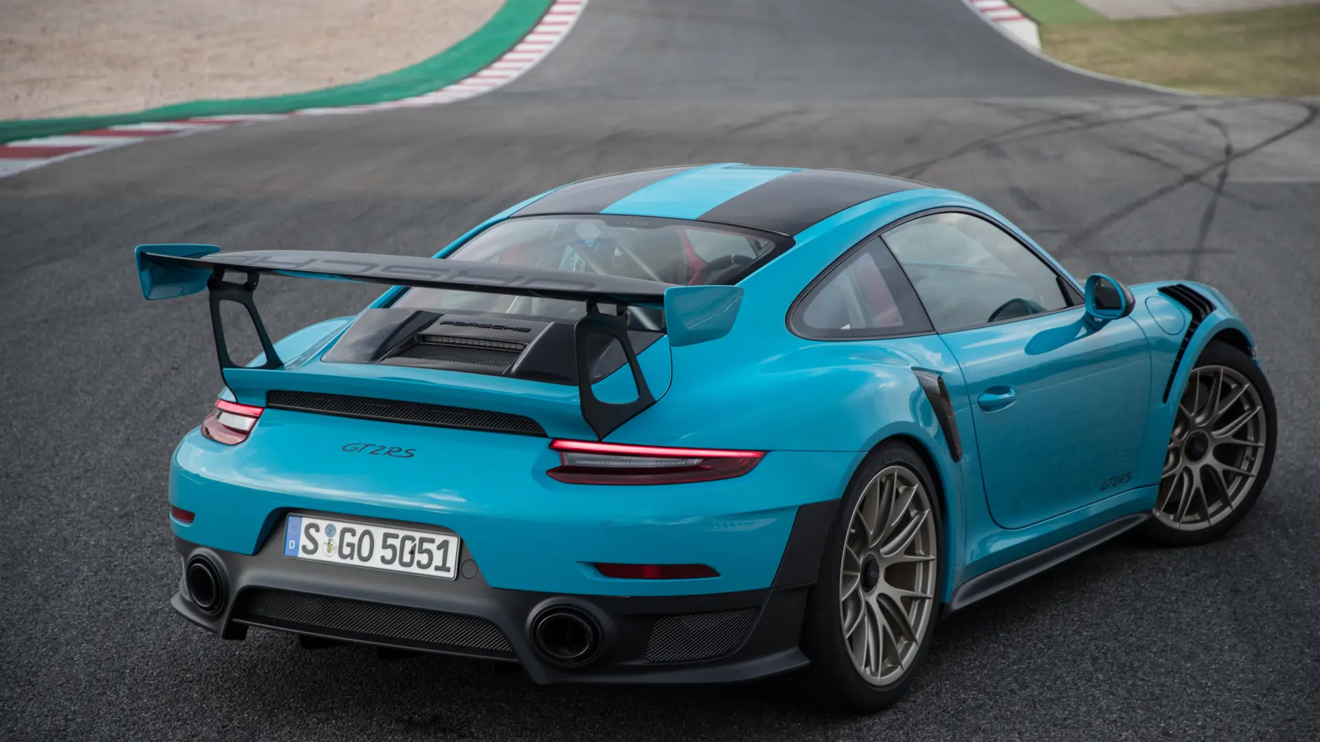 Porsche 911 911 GT2 RS PDK 3