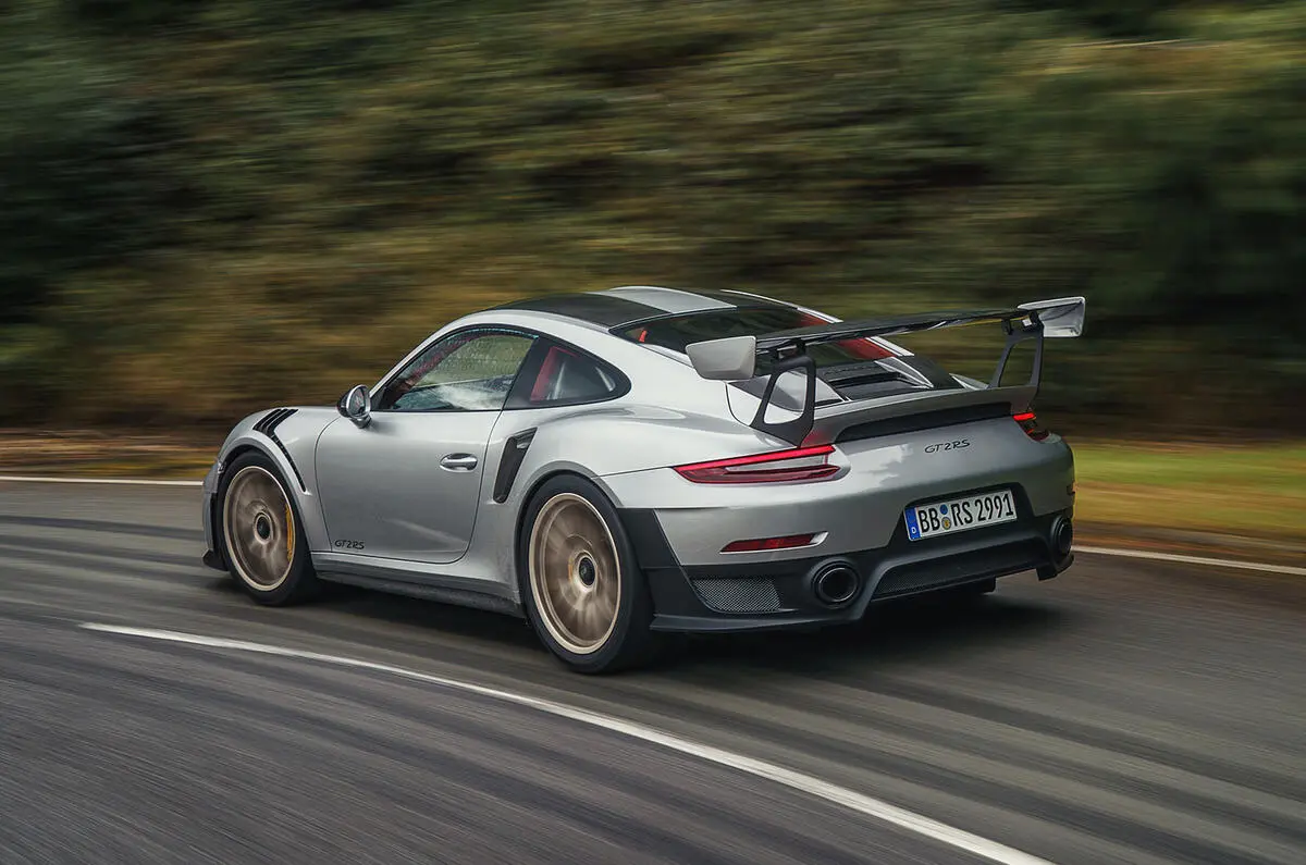Porsche 911 911 GT2 RS PDK 4