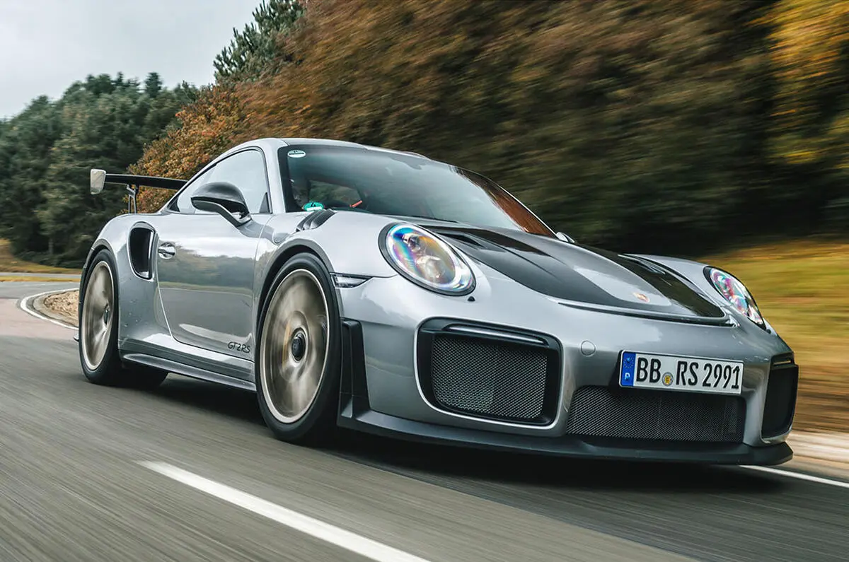 Porsche 911 911 GT2 RS PDK 6