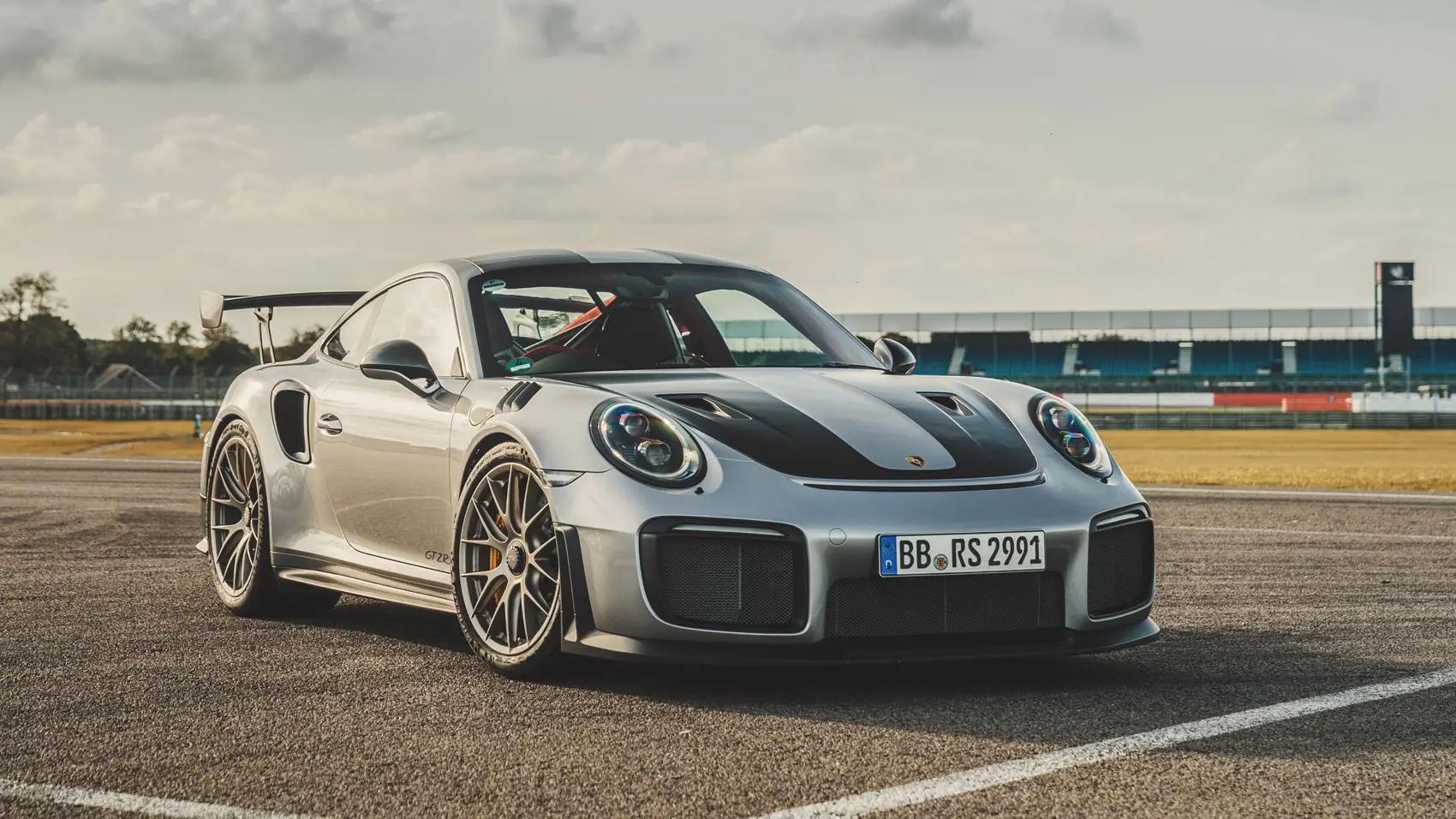 Porsche 911 911 GT2 RS PDK 7