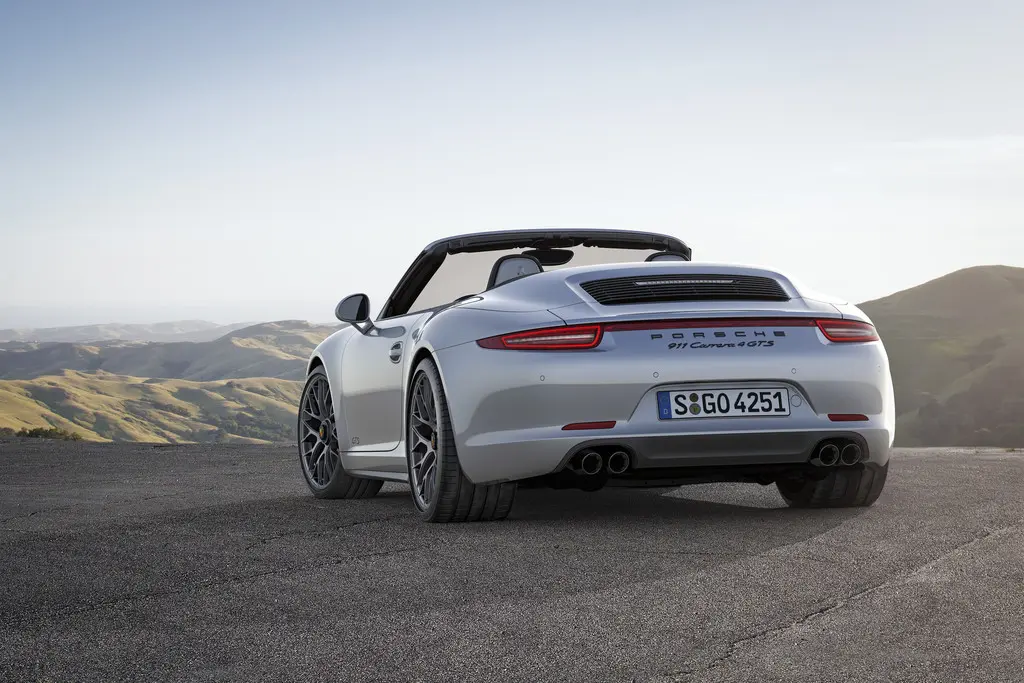Porsche 911 911 Carrera GTS 6