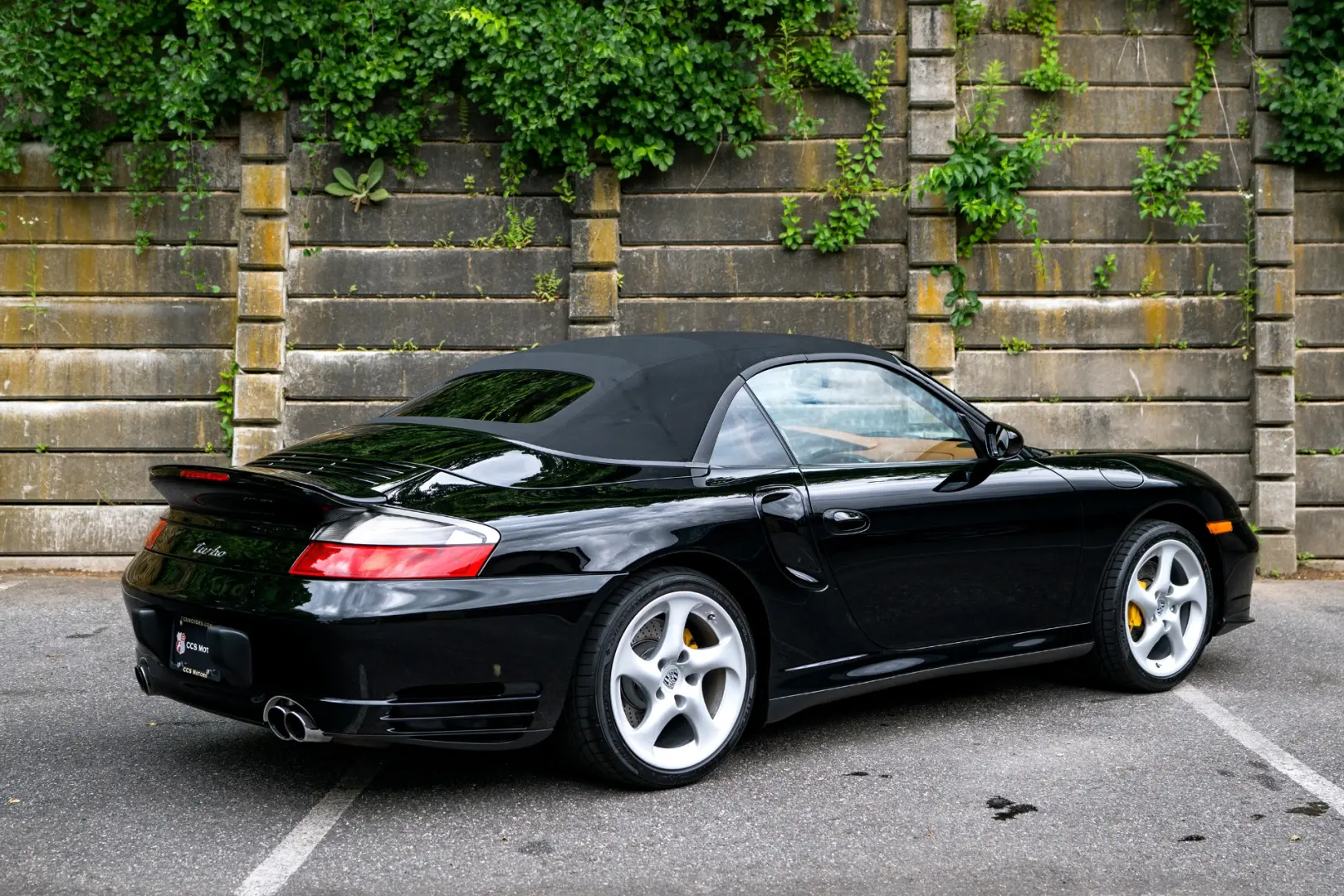 Porsche 911 911 Turbo S 6
