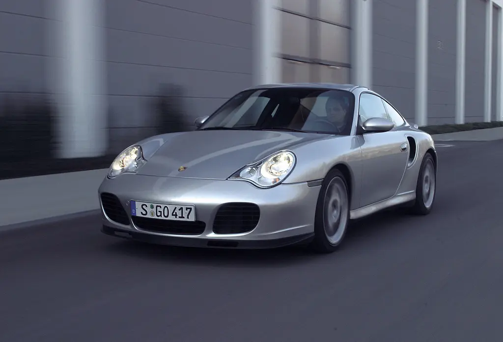 Porsche 911 911 Turbo S 4