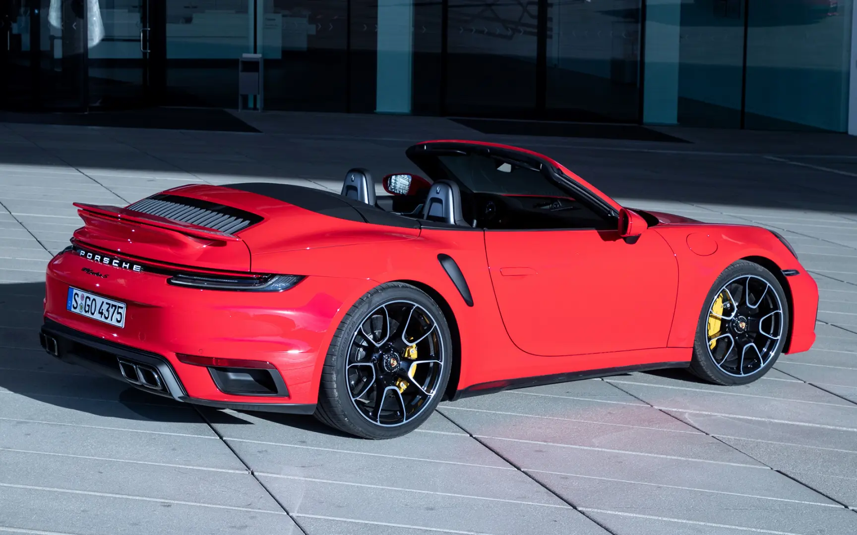 Porsche 911 911 Turbo S 3