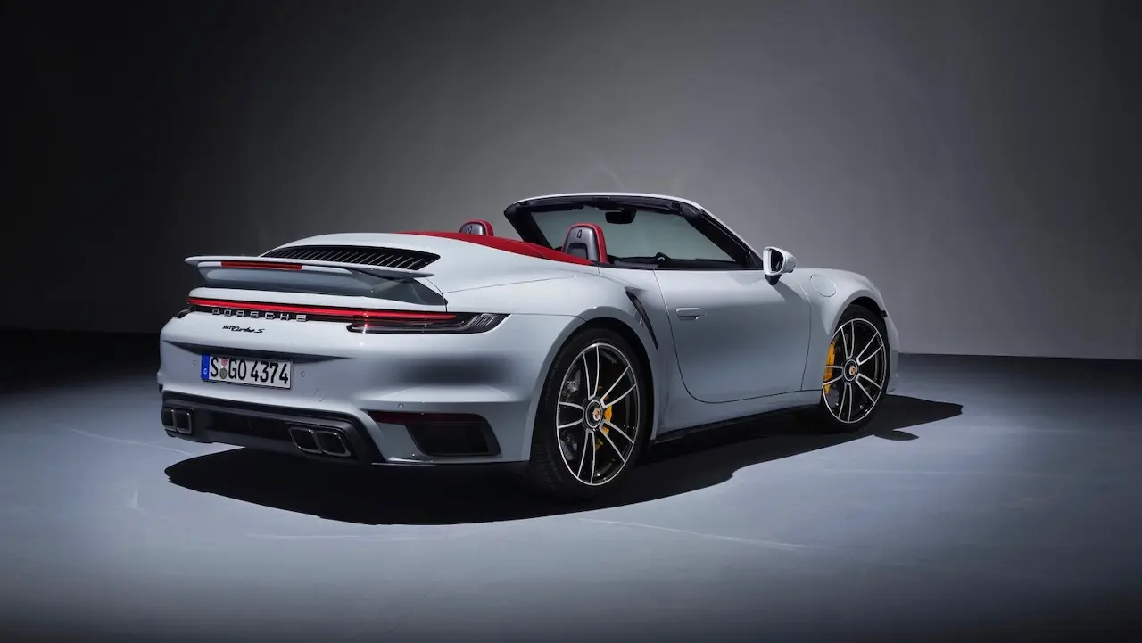 Porsche 911 911 Turbo S 4