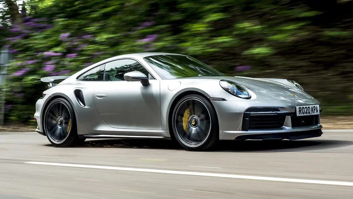 Porsche 911 911 Turbo S 6