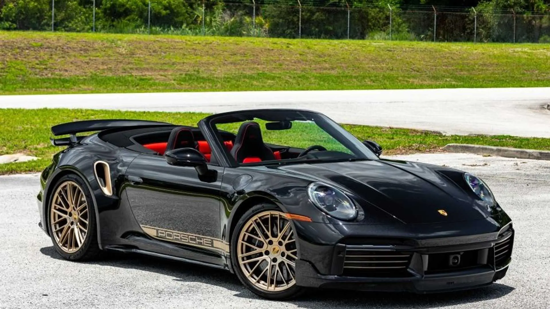 Porsche 911 911 Turbo S 2