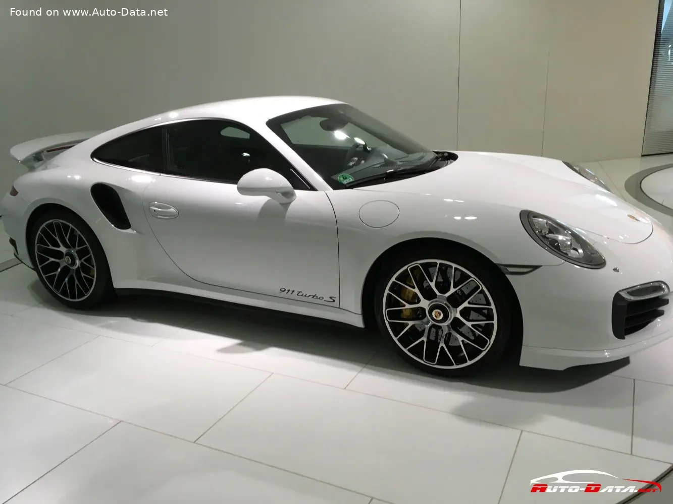 Porsche 911 911 Turbo S PDK 2