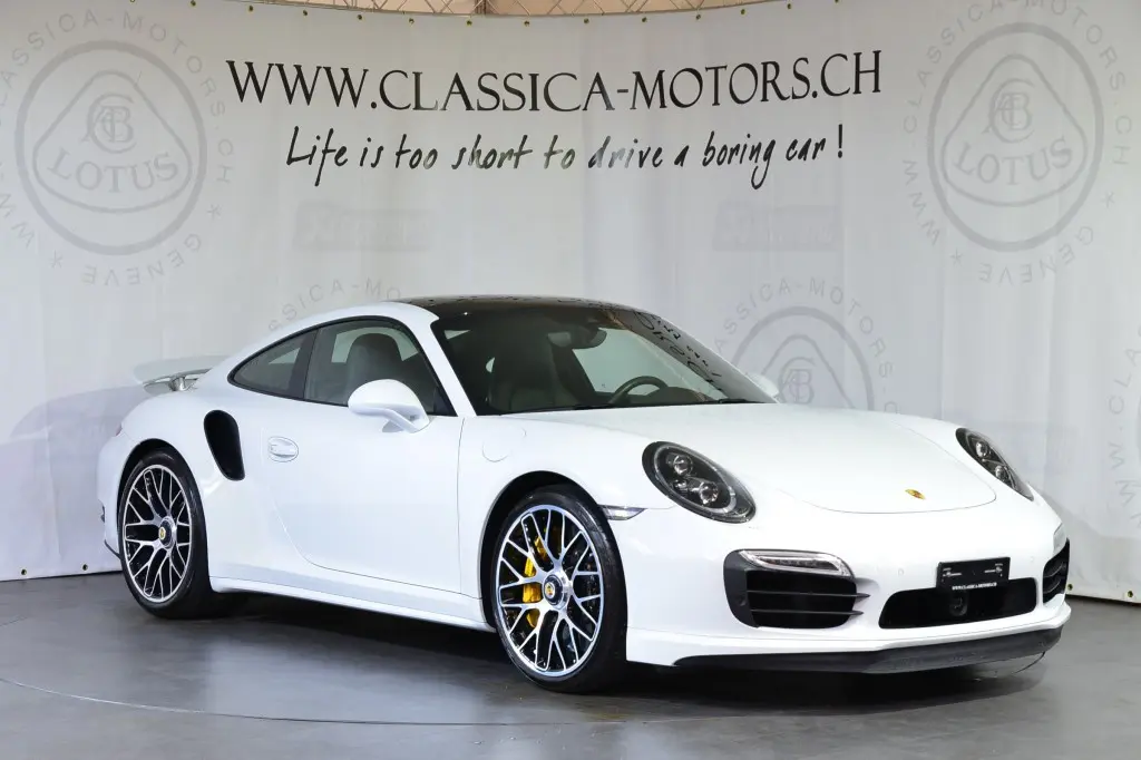 Porsche 911 911 Turbo S PDK 4