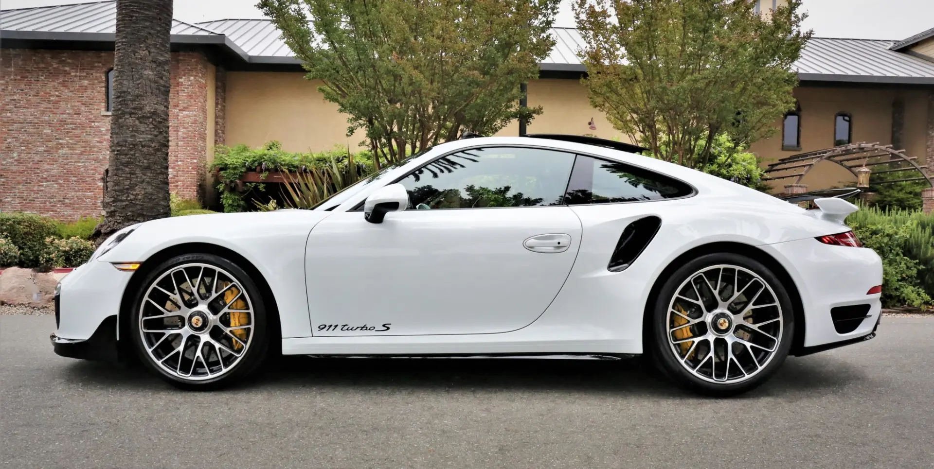 Porsche 911 911 Turbo S PDK 3