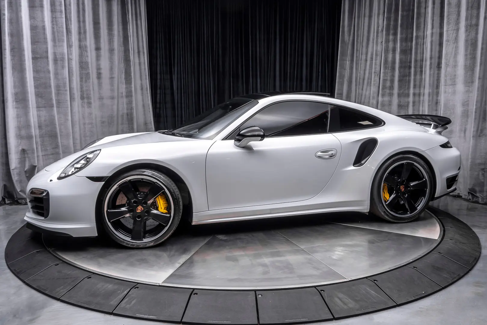 Porsche 911 911 Turbo S PDK 1