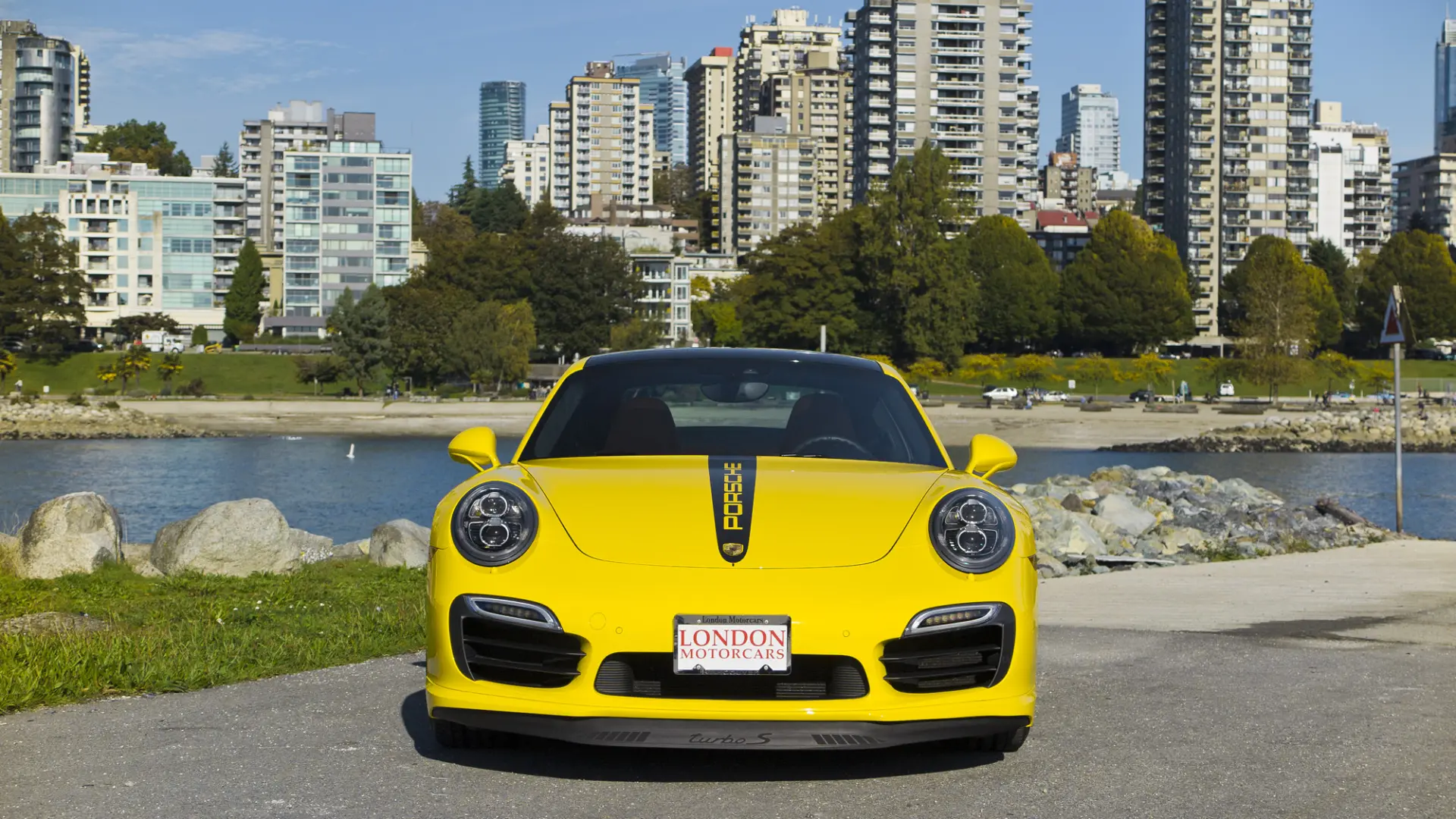 Porsche 911 911 Turbo S PDK 2
