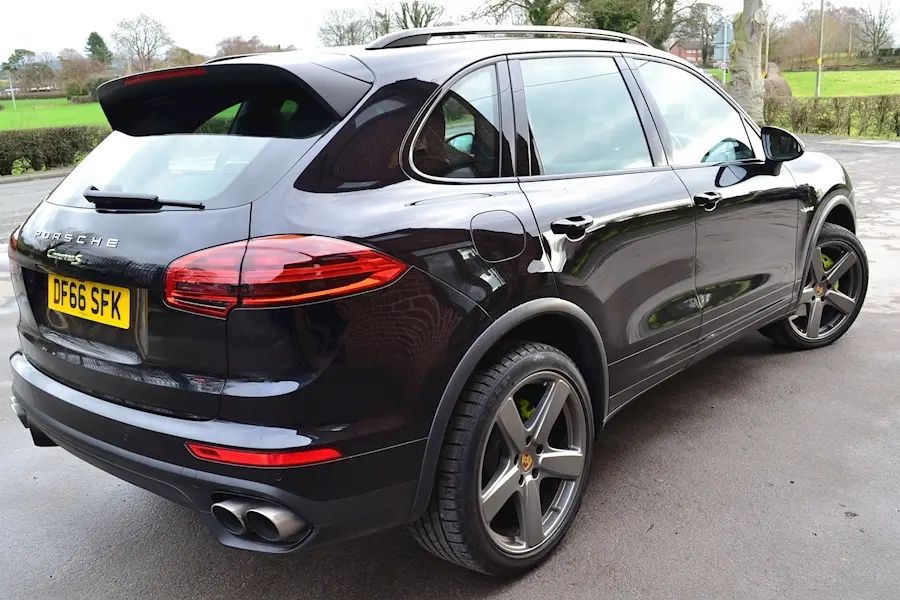 Porsche Cayenne Cayenne 3.0 S E-Hybrid Tiptronic 5