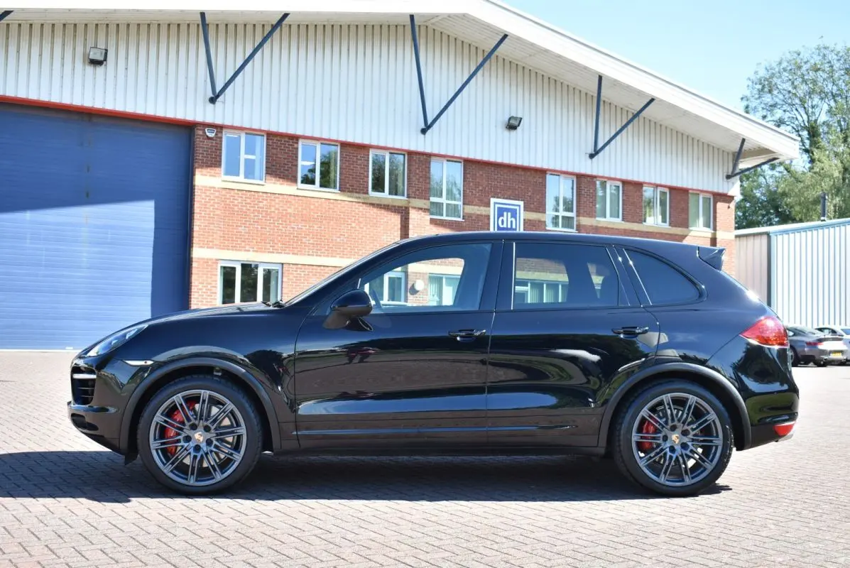 Porsche Cayenne Cayenne 4.8 Turbo Tiptronic 4