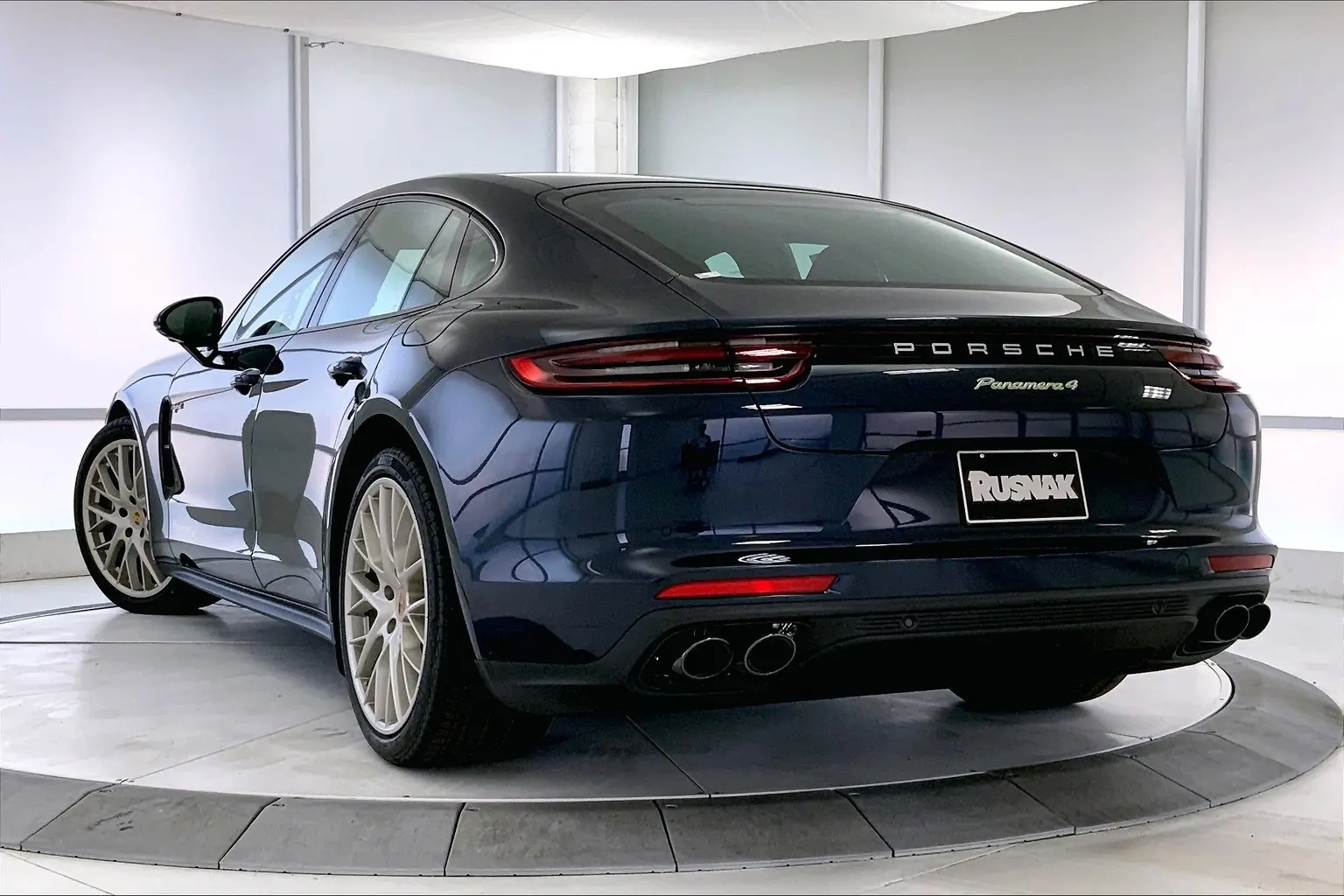 Porsche Panamera Panamera 4 - 10 Years Edition E-Hybrid 0