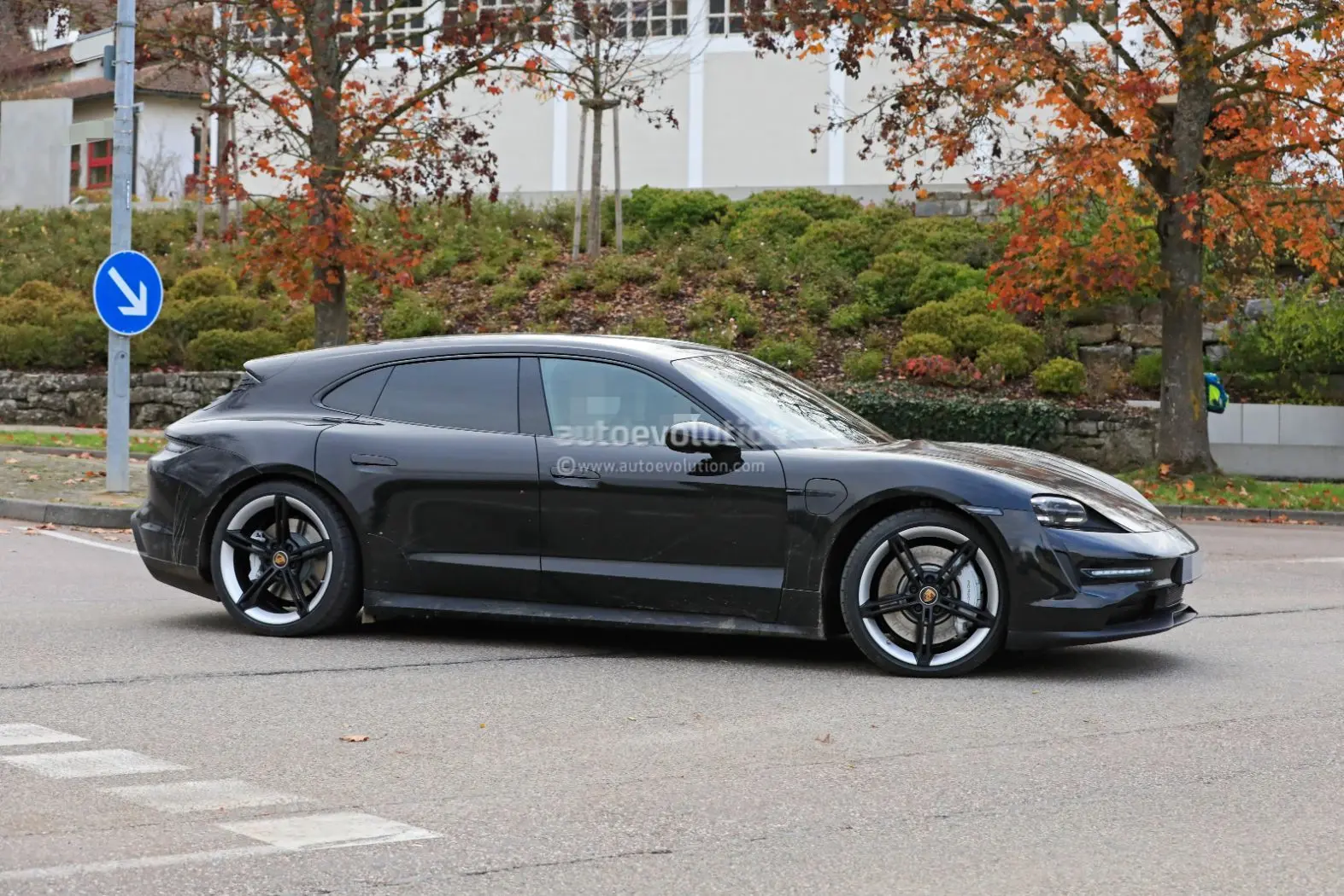 Porsche Taycan Taycan 4 Cross Turismo 2