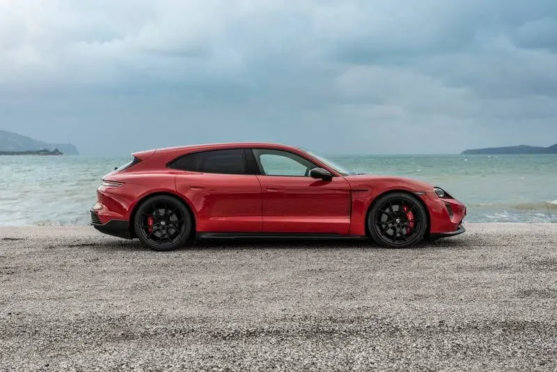 Porsche Taycan Taycan GTS Sport Turismo 3
