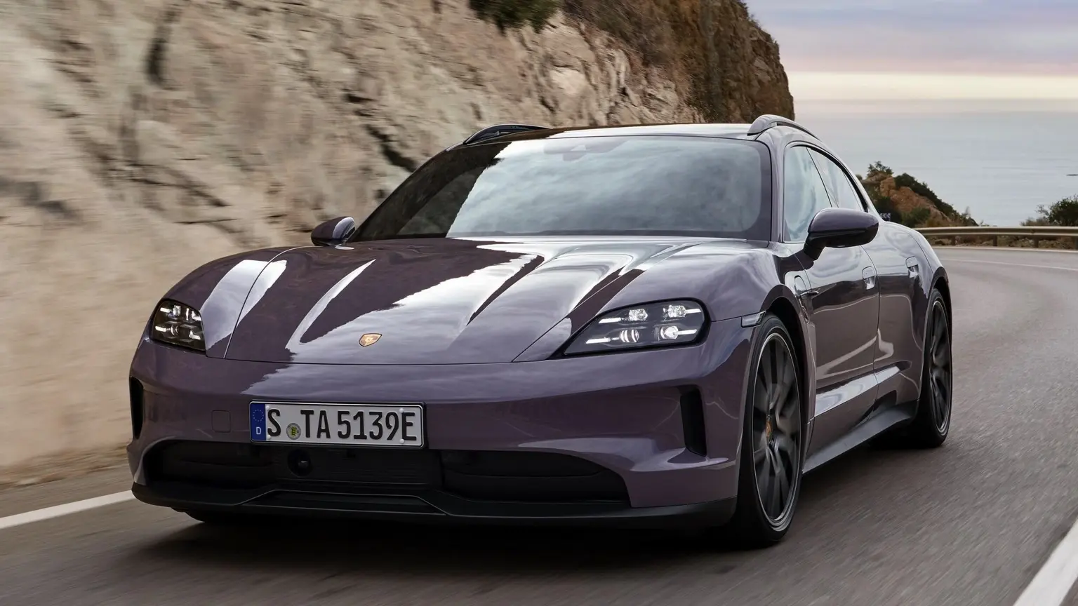 Porsche Taycan Taycan GTS Sport Turismo 2