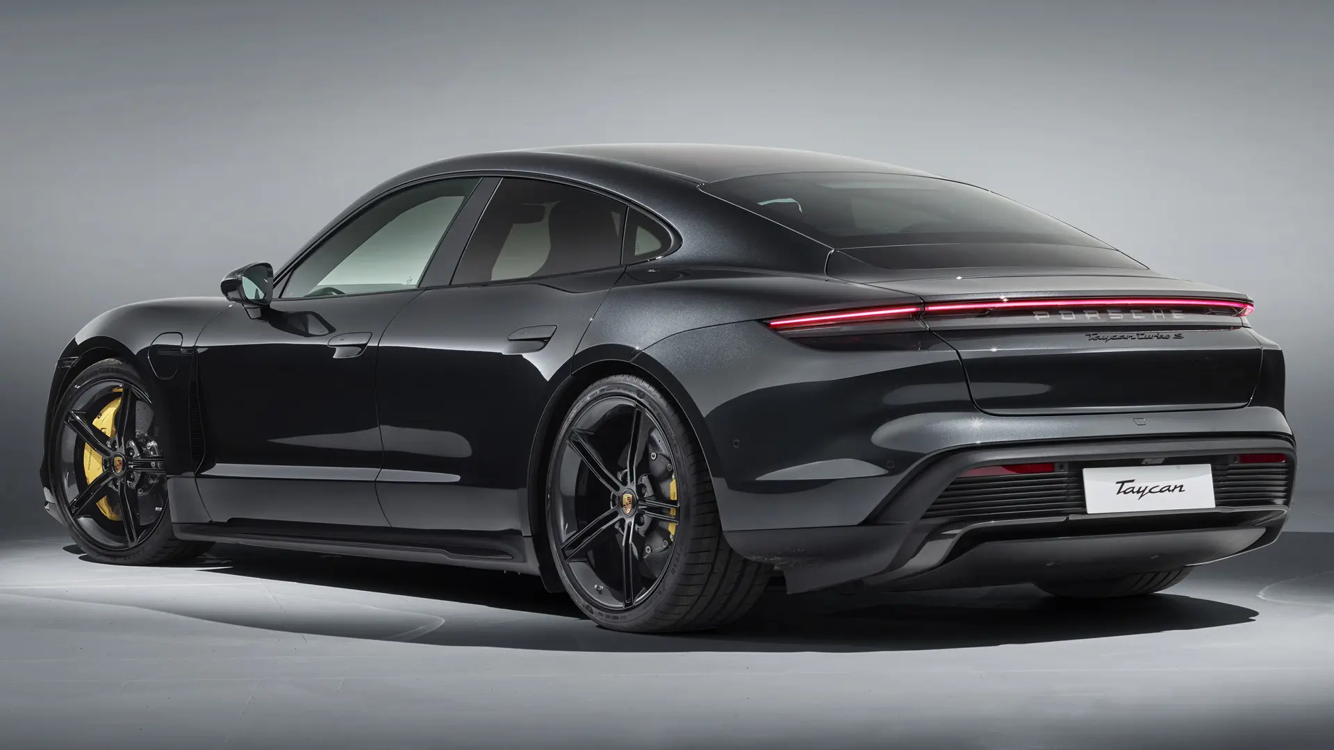 Porsche Taycan Taycan Turbo S 4