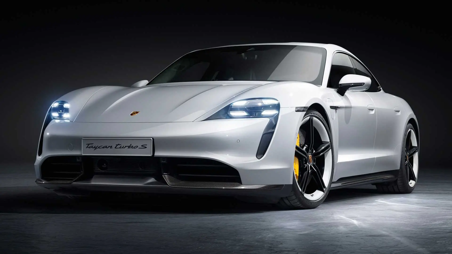 Porsche Taycan Taycan Turbo S 4