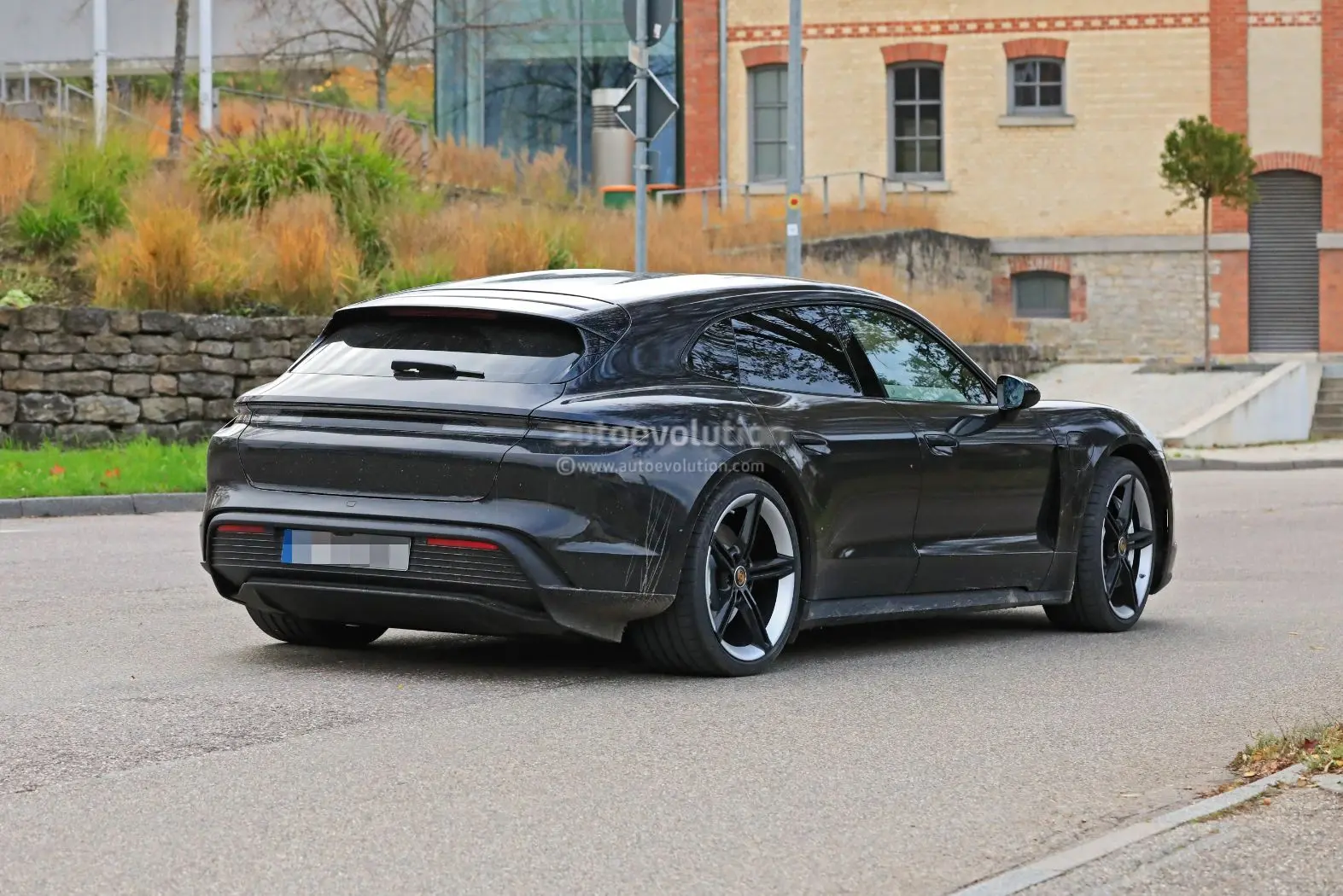 Porsche Taycan Taycan Turbo S Cross Turismo 5