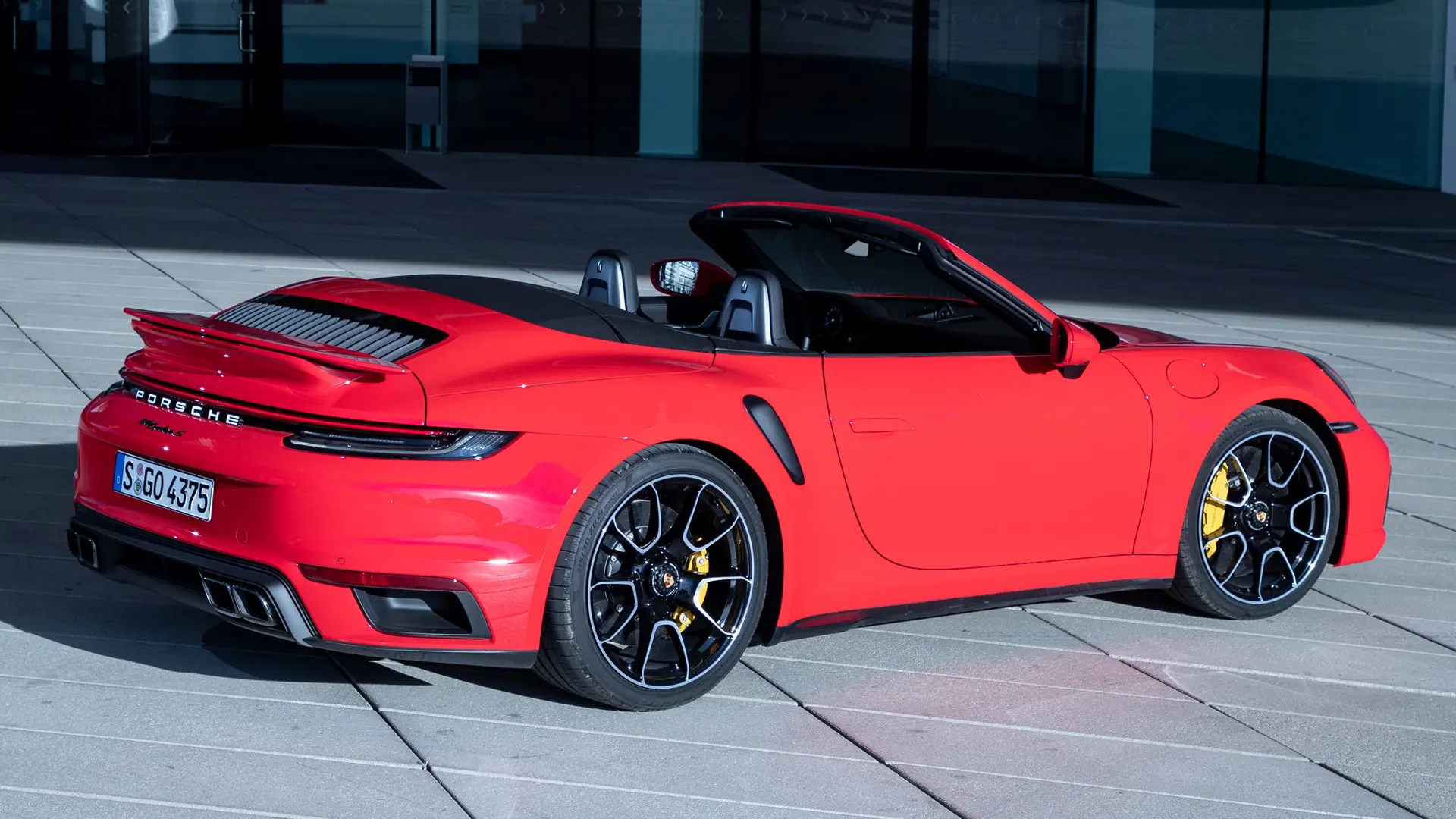 Porsche 911 911 Turbo S 6