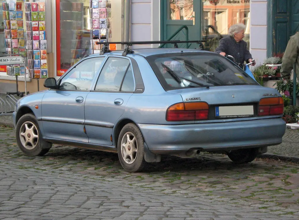 Proton  400 415i GLS 4