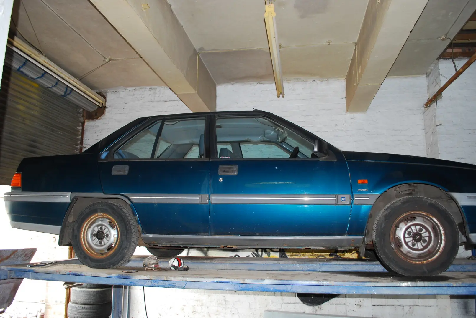 Proton  400 418i GLX 4