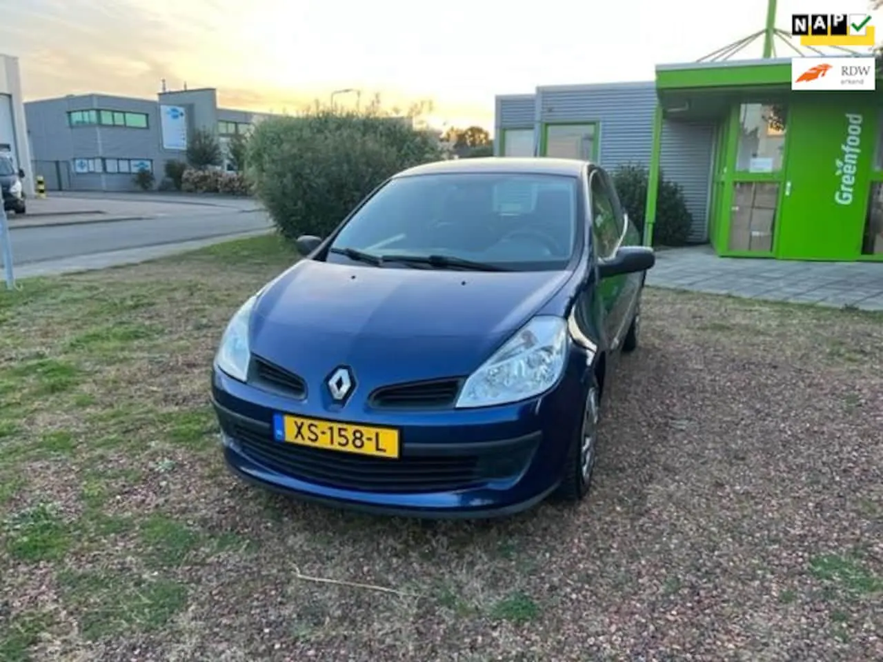 Renault Clio Clio 1.2 16V Authentique 4