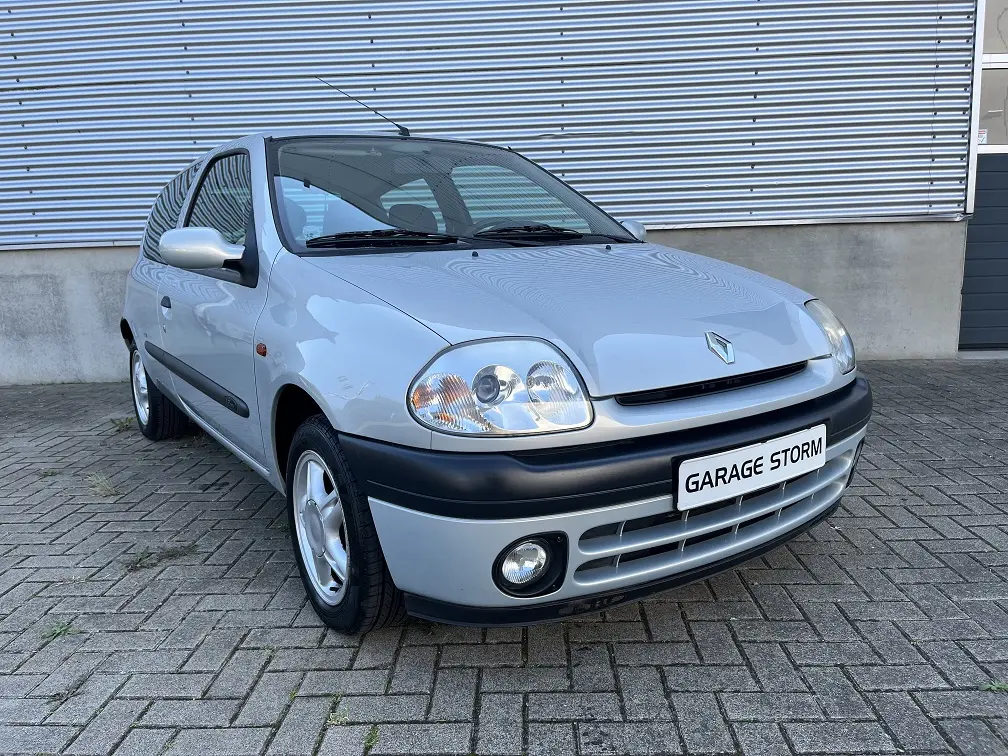 Renault Clio Clio 1.2 16V Authentique 3