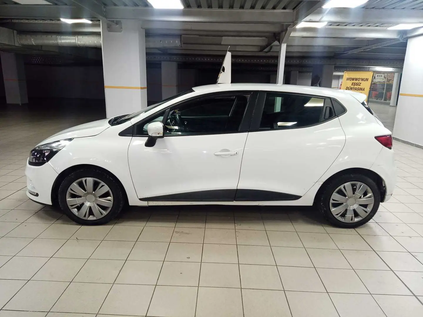 Renault Clio Clio 1.2 16V Joy Plus 6